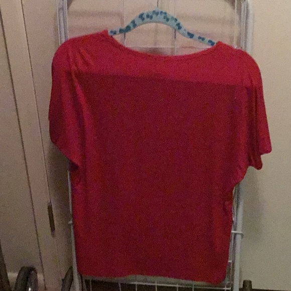Red  medium - Picture 2 of 2
